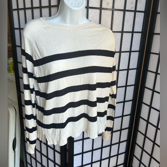ZARA Striped Black and White Women's Top size small - Picture 3 of 7